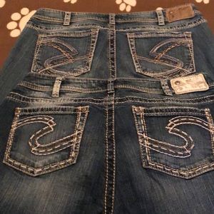 2 pair together of 16 x 30 Silver Jeans like new
